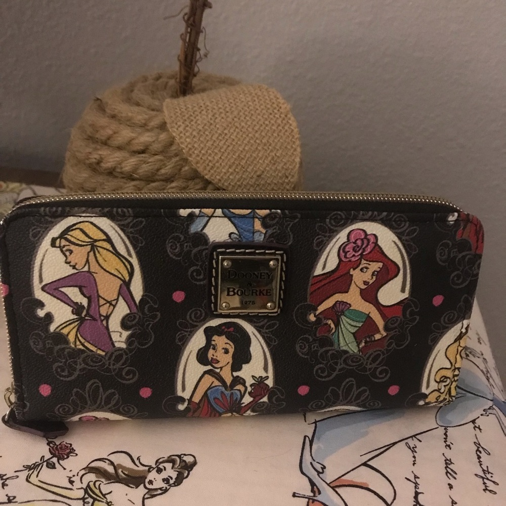 Disney Dooney & Bourke Limited Edition ‘Runway Princess’ Wallet